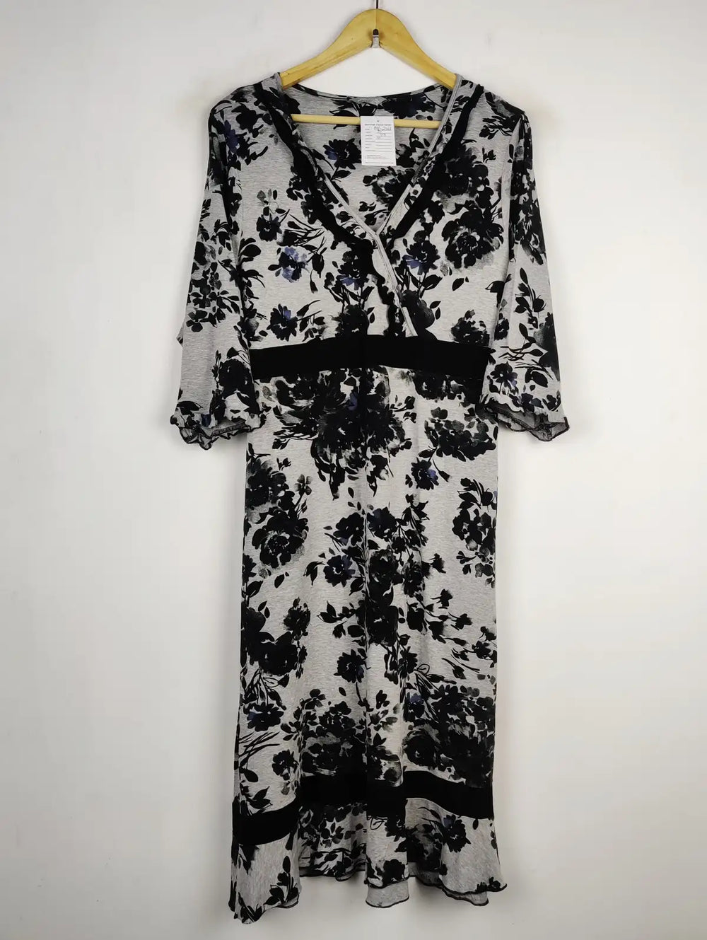 Buy online pre-used pre-loved 100% authentic & Original branded Per Una (MF-2316) available in Pakistan. Top international brands avilable.