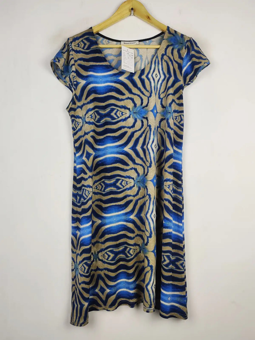 Buy online pre-used pre-loved 100% authentic & Original branded Masquenada (MF-2326) available in Pakistan. Top international brands avilable.
