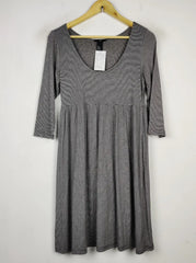 Buy online pre-used pre-loved 100% authentic & Original branded H&M (MF-2372) available in Pakistan. Top international brands avilable.