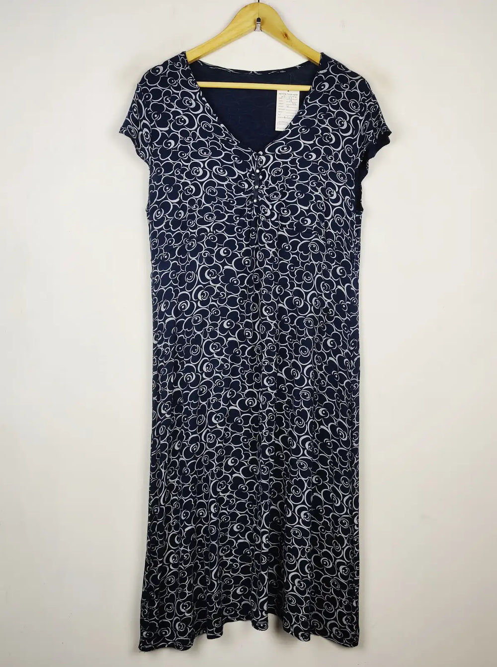 Buy online pre-used pre-loved 100% authentic & Original branded Unknown Brand (MF-2374) available in Pakistan. Top international brands avilable.