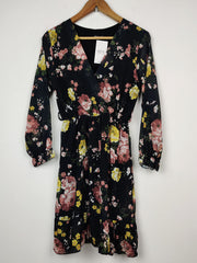 Buy online pre-used pre-loved 100% authentic & Original branded New Collection (MF-241) available in Pakistan. Top international brands avilable.