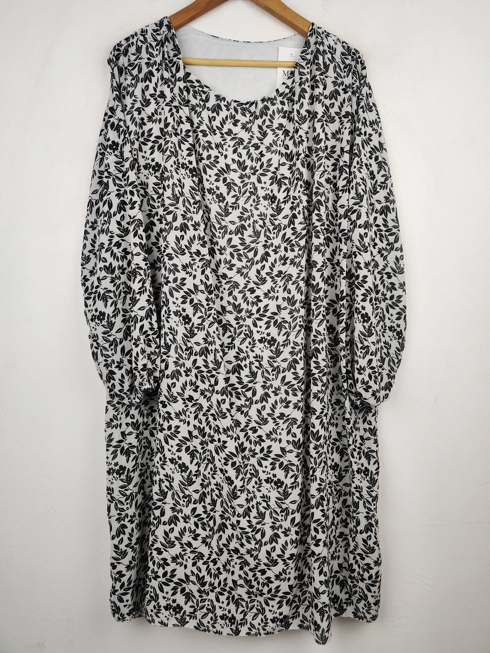 Buy online pre-used pre-loved 100% authentic & Original branded Unknown Brand (MF-24) available in Pakistan. Top international brands avilable.