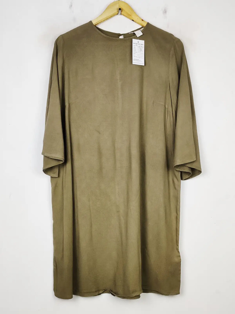 Buy online pre-used pre-loved 100% authentic & Original branded Unknown Brand (MF-2702) available in Pakistan. Top international brands avilable.