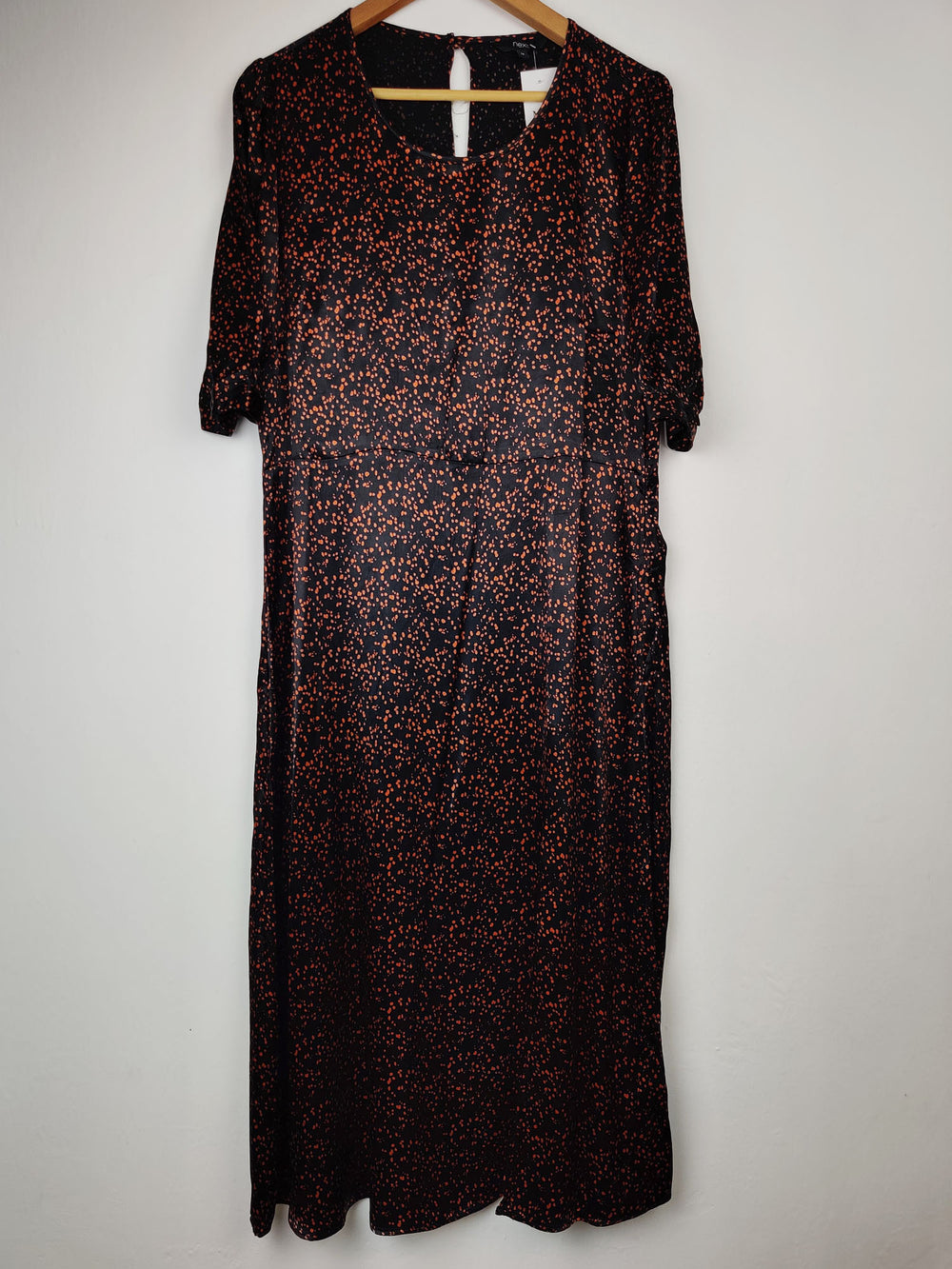 Buy online pre-used pre-loved 100% authentic & Original branded Next (MF-283) available in Pakistan. Top international brands avilable.