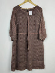 Buy online pre-used pre-loved 100% authentic & Original branded Marks & Spencer (MF-2916) available in Pakistan. Top international brands avilable.