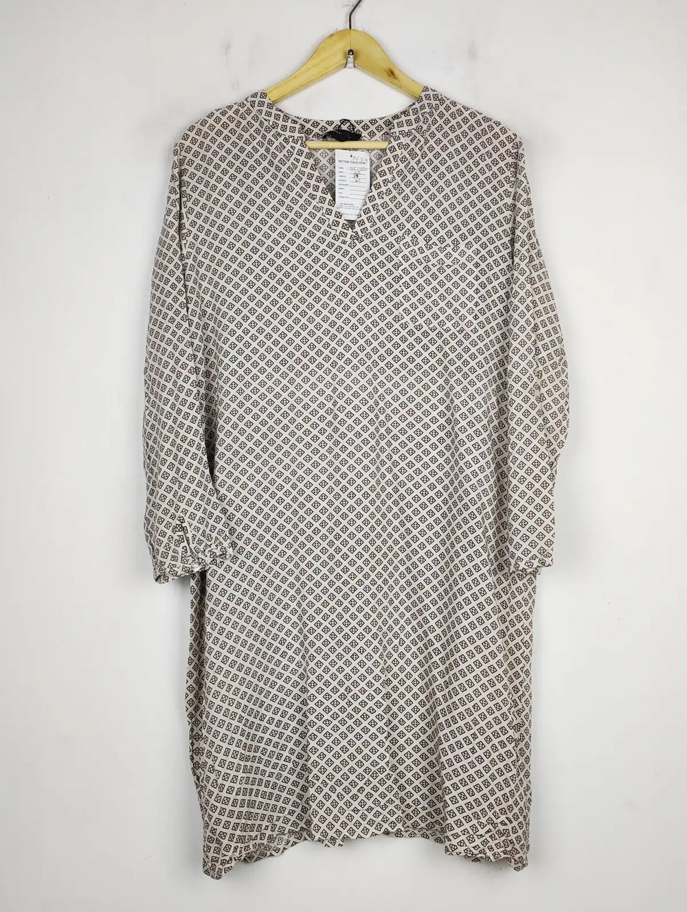 Buy online pre-used pre-loved 100% authentic & Original branded Atmosphere (MF-3075) available in Pakistan. Top international brands avilable.
