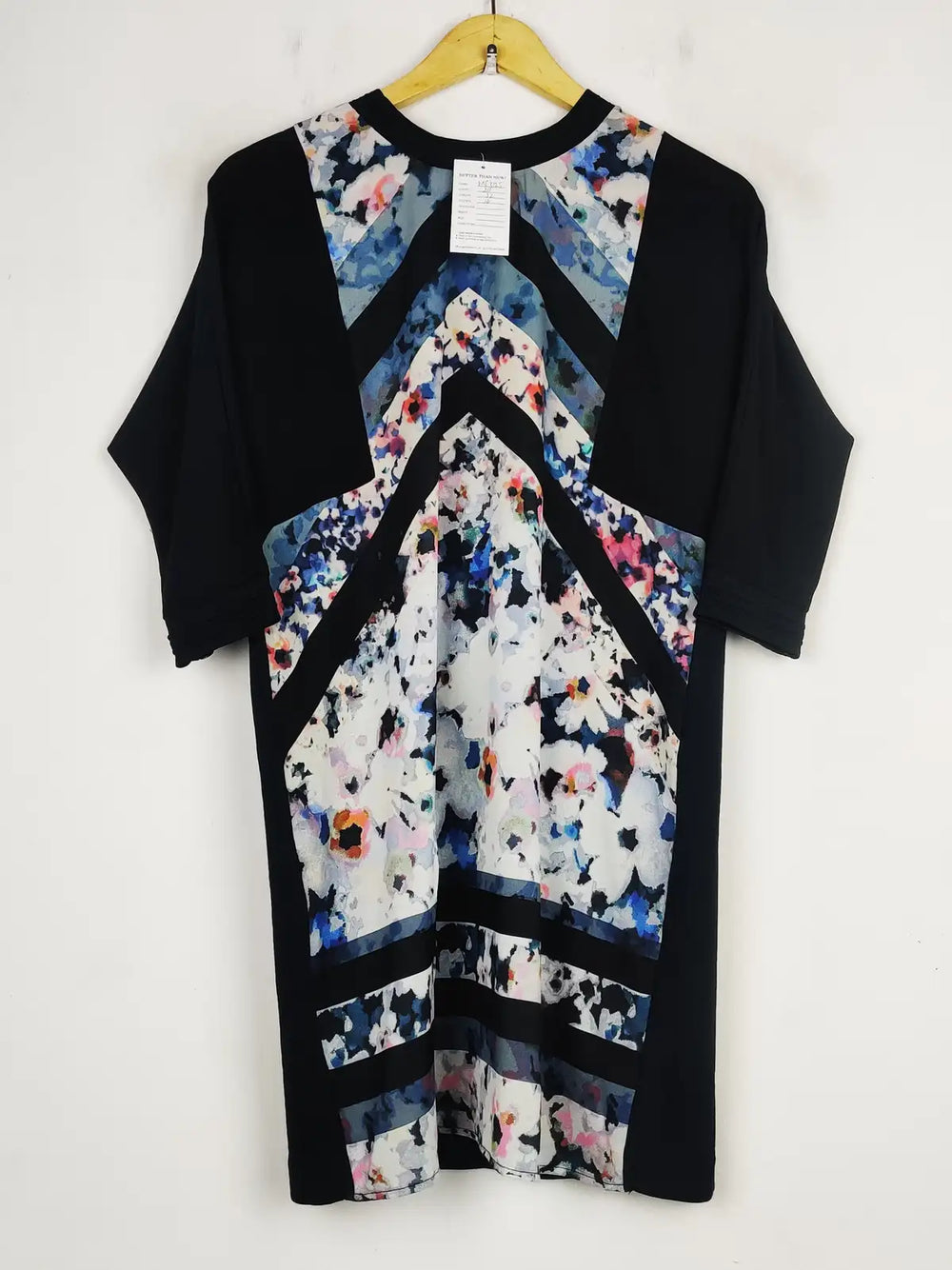 Buy online pre-used pre-loved 100% authentic & Original branded Zara (MF-3125) available in Pakistan. Top international brands avilable.