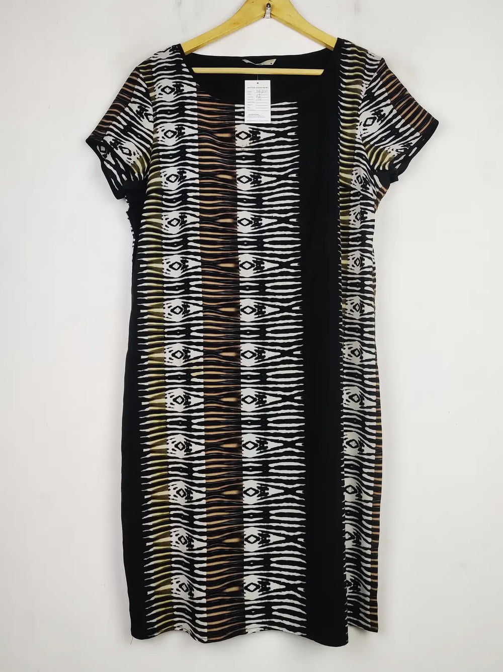 Buy online pre-used pre-loved 100% authentic & Original branded Tu (MF-3137) available in Pakistan. Top international brands avilable.