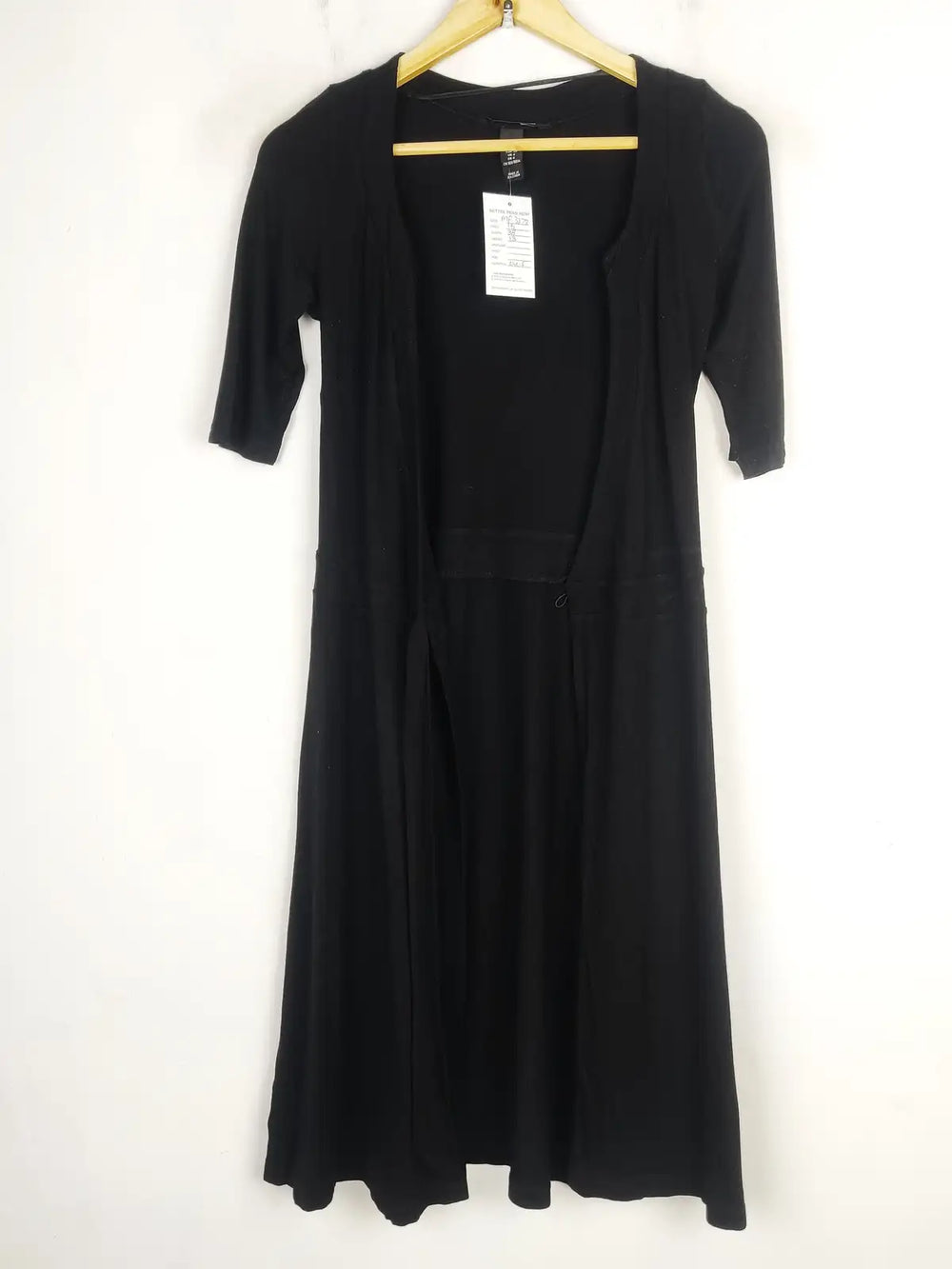 Buy online pre-used pre-loved 100% authentic & Original branded H&M (MF-3278) available in Pakistan. Top international brands avilable.
