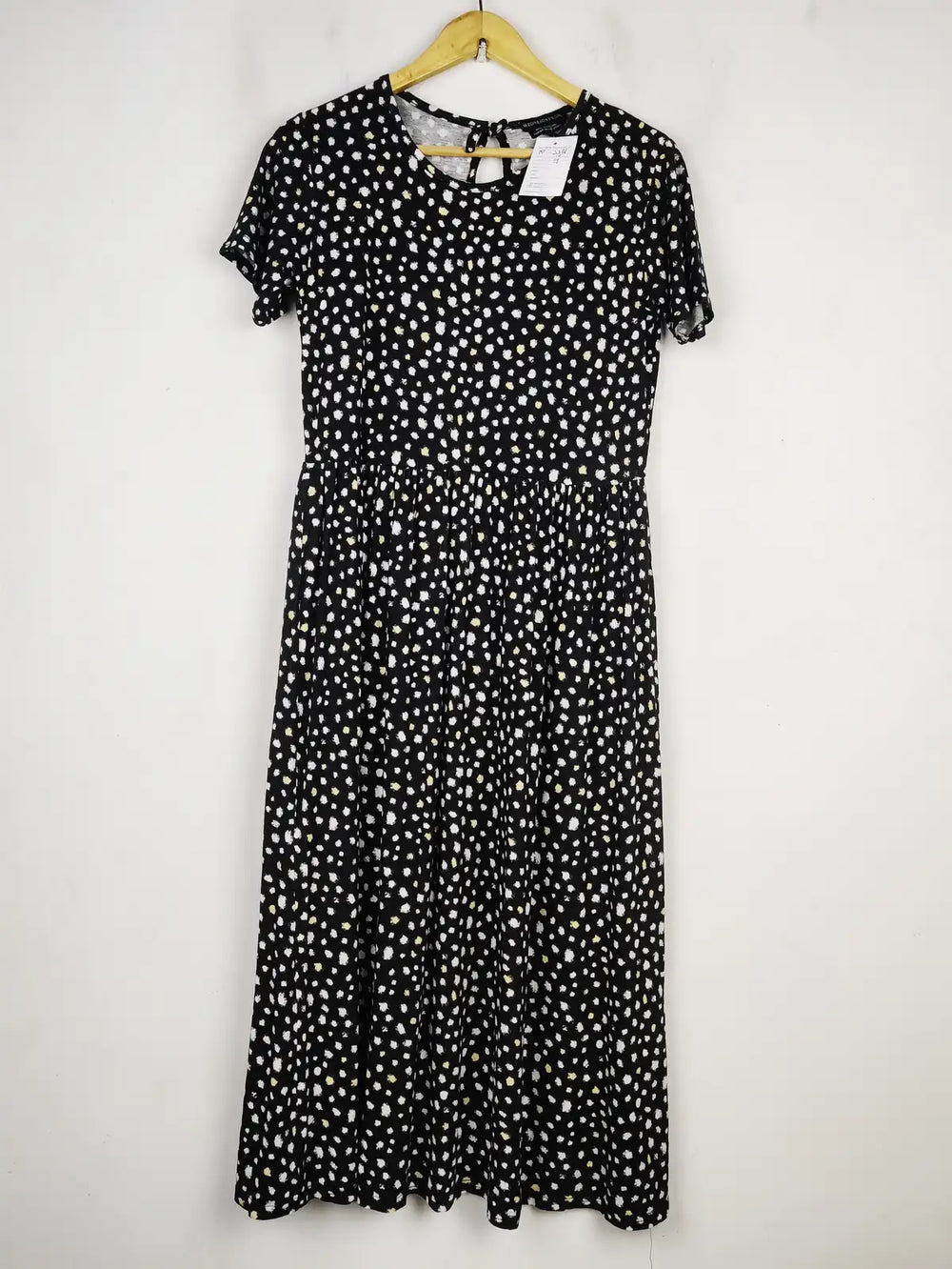 Buy online pre-used pre-loved 100% authentic & Original branded Wednesday Girl (MF-3361) available in Pakistan. Top international brands avilable.
