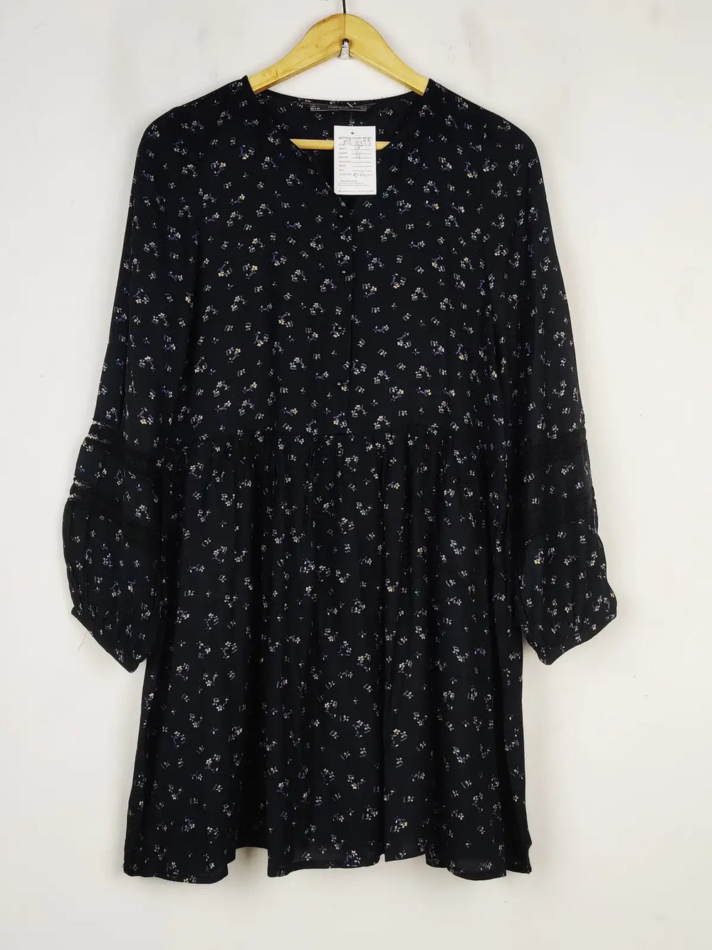 Buy online pre-used pre-loved 100% authentic & Original branded Zara (MF-3377) available in Pakistan. Top international brands avilable.