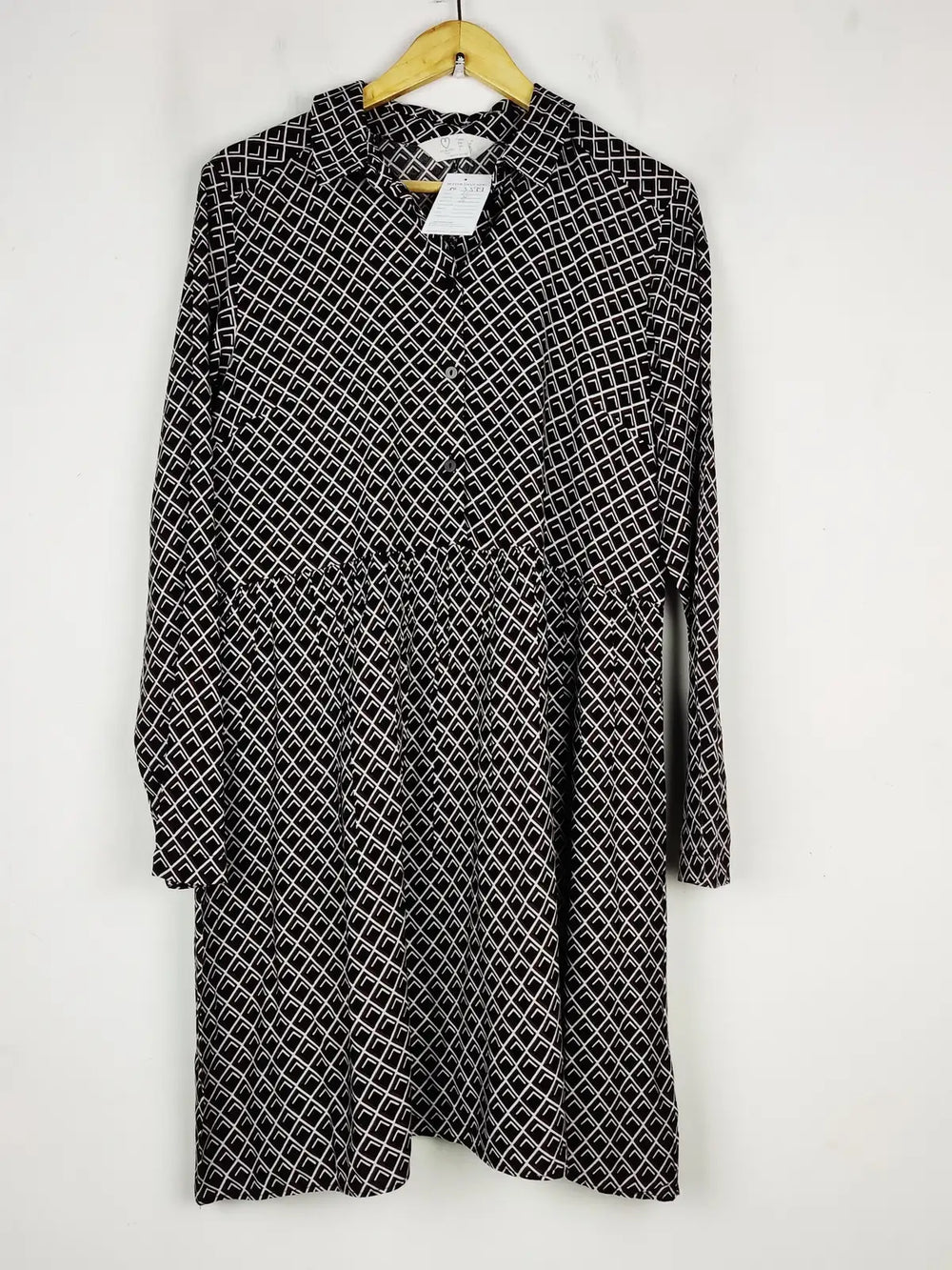 Buy online pre-used pre-loved 100% authentic & Original branded Primark (MF-3399) available in Pakistan. Top international brands avilable.