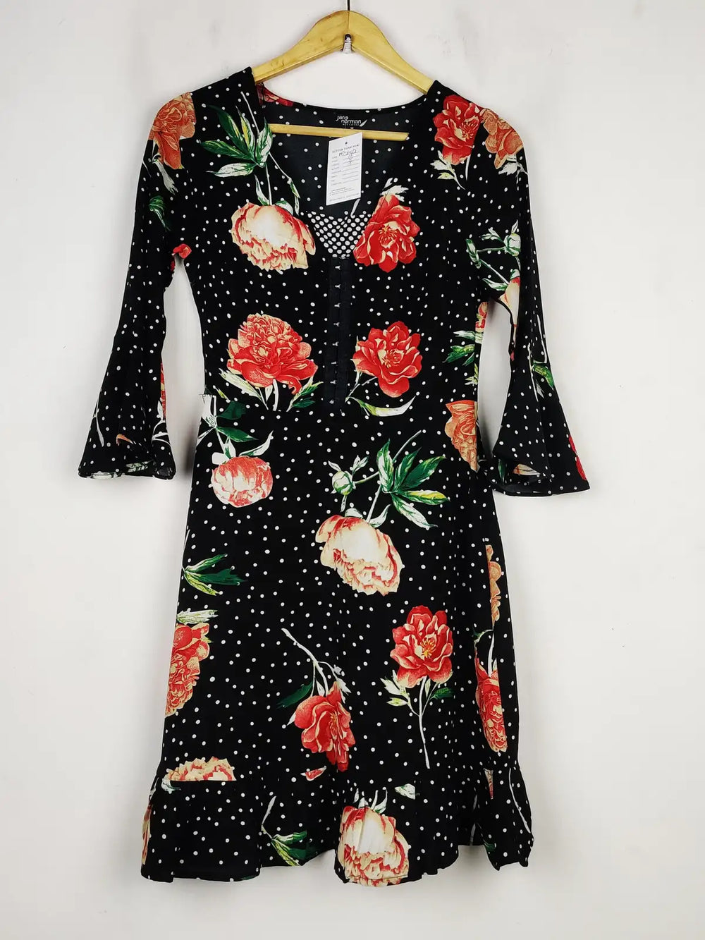 Buy online pre-used pre-loved 100% authentic & Original branded Jane Norman (MF-3413) available in Pakistan. Top international brands avilable.