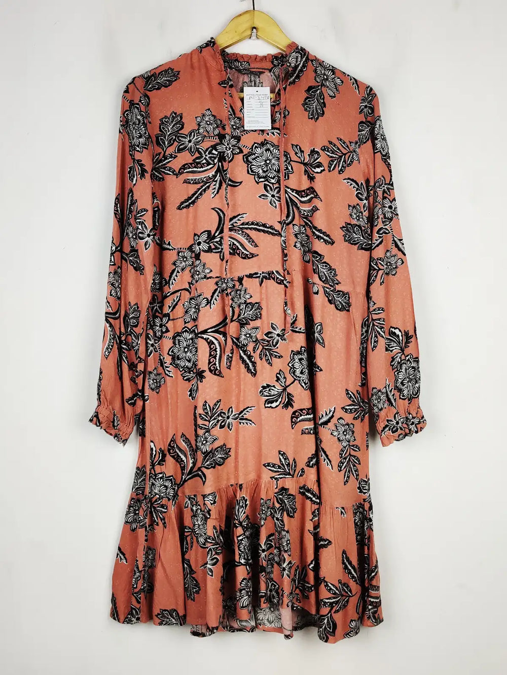 Buy online pre-used pre-loved 100% authentic & Original branded Papaya (MF-3428) available in Pakistan. Top international brands avilable.