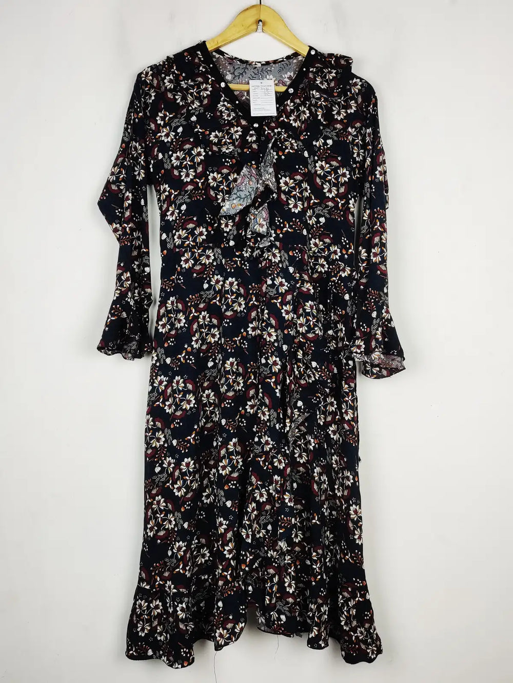 Buy online pre-used pre-loved 100% authentic & Original branded Unknown Brand (MF-3461) available in Pakistan. Top international brands avilable.