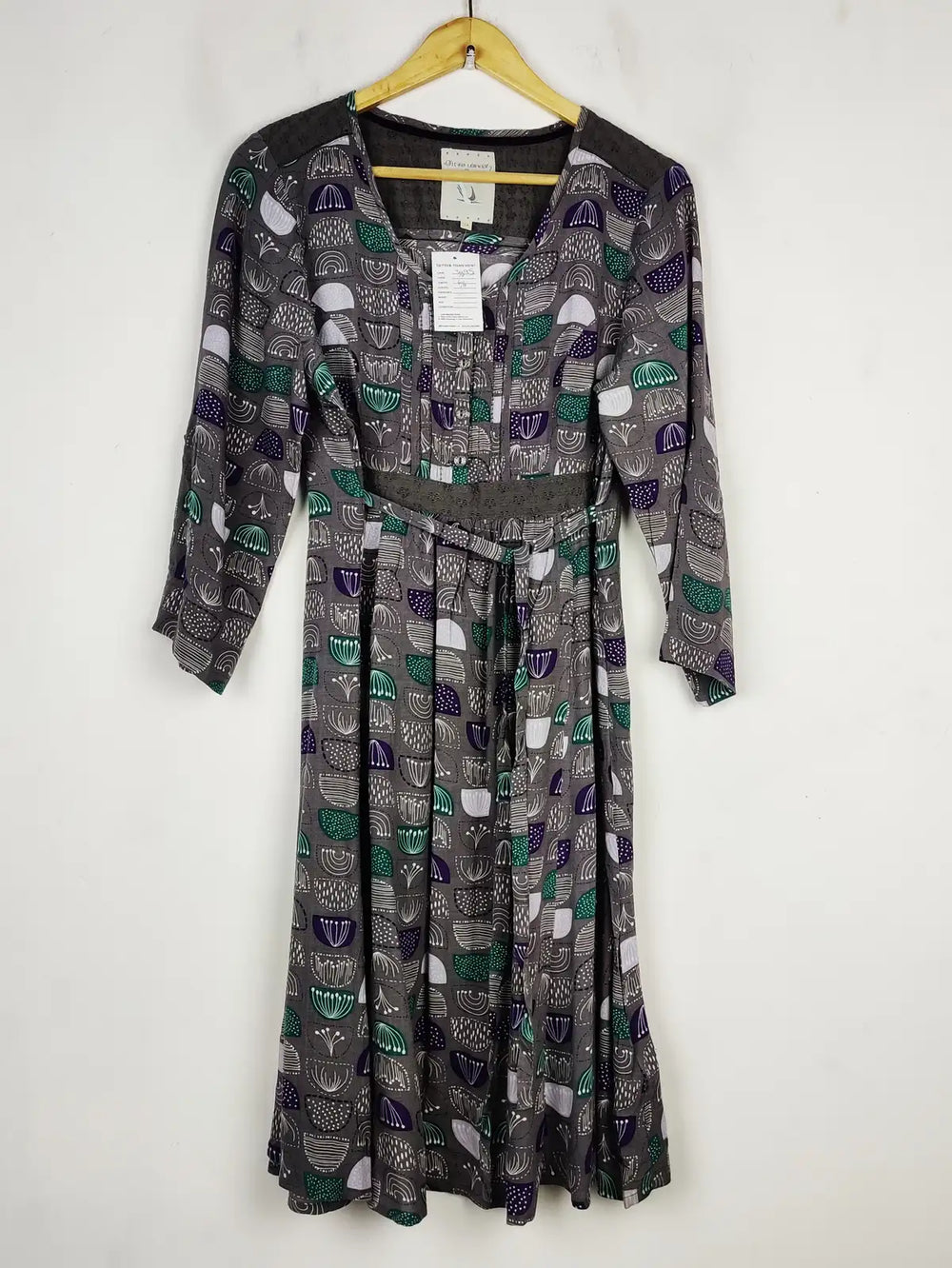 Buy online pre-used pre-loved 100% authentic & Original branded Oh Sorry Lovely (MF-3495) available in Pakistan. Top international brands avilable.
