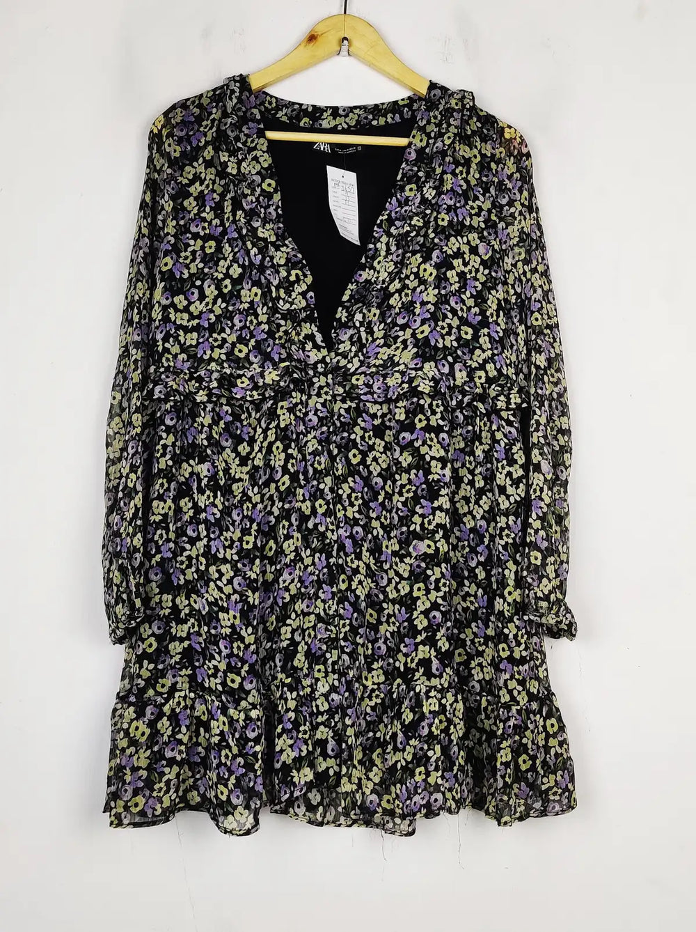 Buy online pre-used pre-loved 100% authentic & Original branded Zara (MF-3657) available in Pakistan. Top international brands avilable.