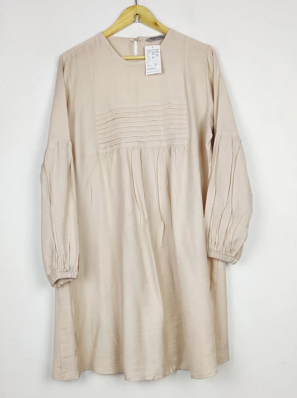 Buy online pre-used pre-loved 100% authentic & Original branded Muzem (MF-3738) available in Pakistan. Top international brands avilable.