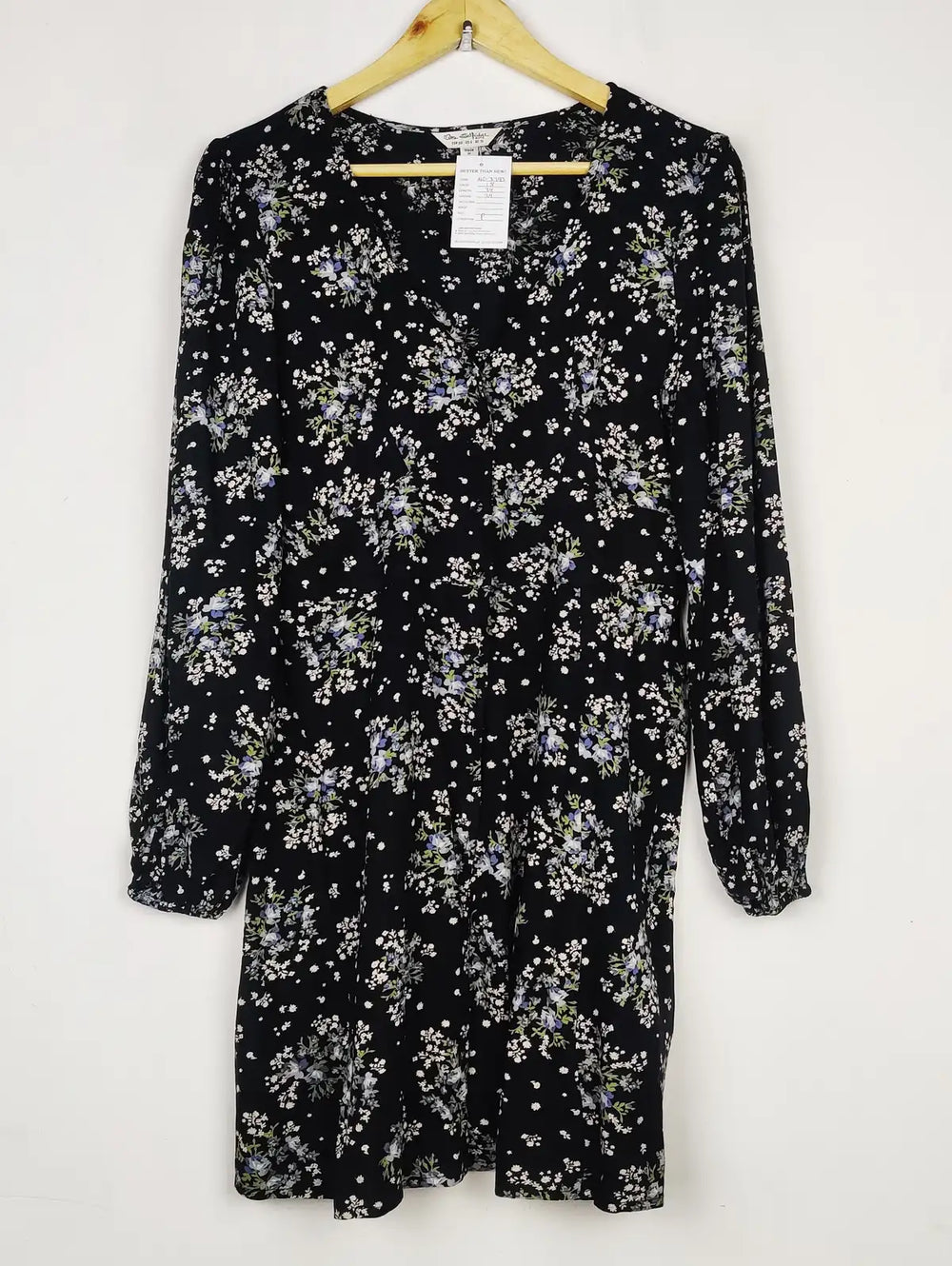 Buy online pre-used pre-loved 100% authentic & Original branded Miss Selfridge (MF-3793) available in Pakistan. Top international brands avilable.
