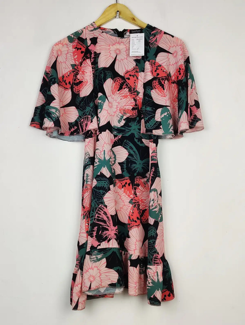 Buy online pre-used pre-loved 100% authentic & Original branded Boohoo (MF-3812) available in Pakistan. Top international brands avilable.