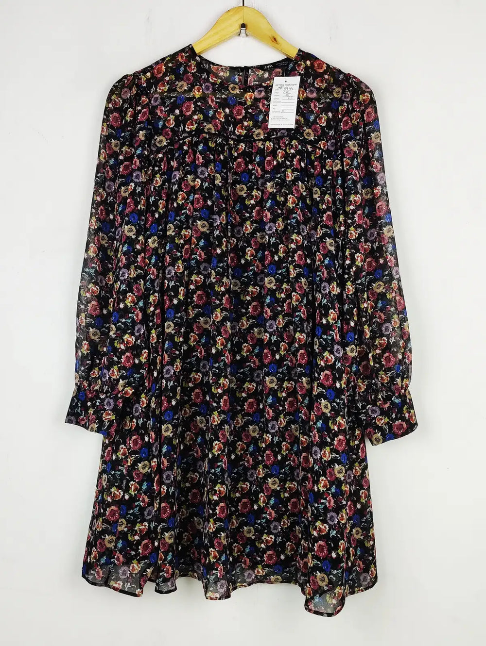 Buy online pre-used pre-loved 100% authentic & Original branded Zara (MF-3944) available in Pakistan. Top international brands avilable.