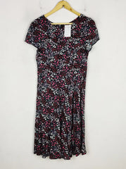 Buy online pre-used pre-loved 100% authentic & Original branded Billie & Blossom (MF-3969) available in Pakistan. Top international brands avilable.