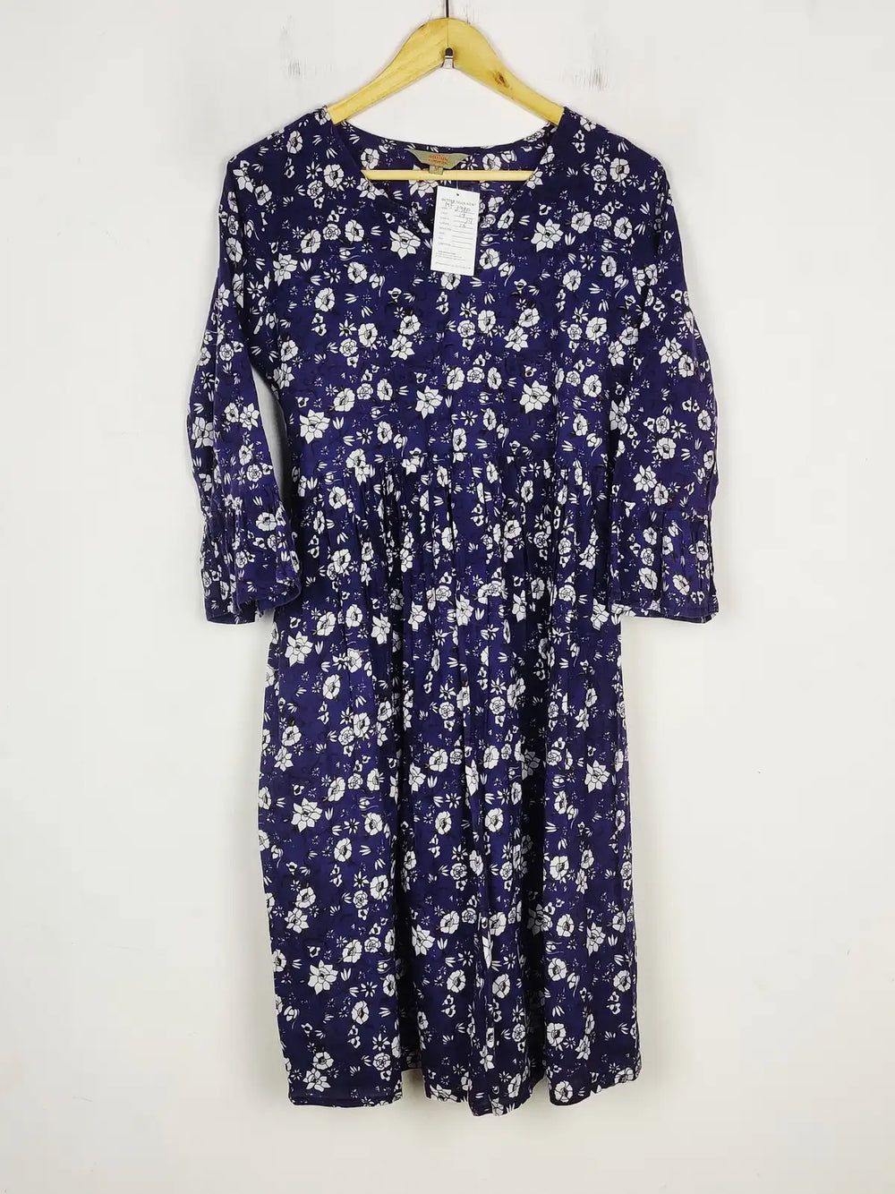 Buy online pre-used pre-loved 100% authentic & Original branded Anouk By Myntra (MF-3980) available in Pakistan. Top international brands avilable.