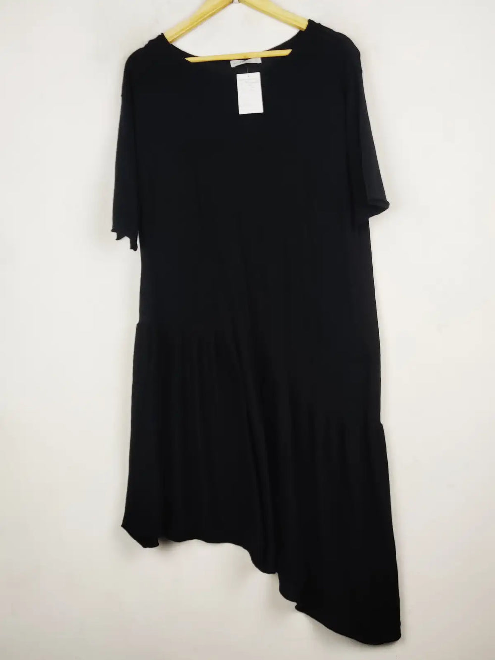 Buy online pre-used pre-loved 100% authentic & Original branded Zara (MF-4059) available in Pakistan. Top international brands avilable.