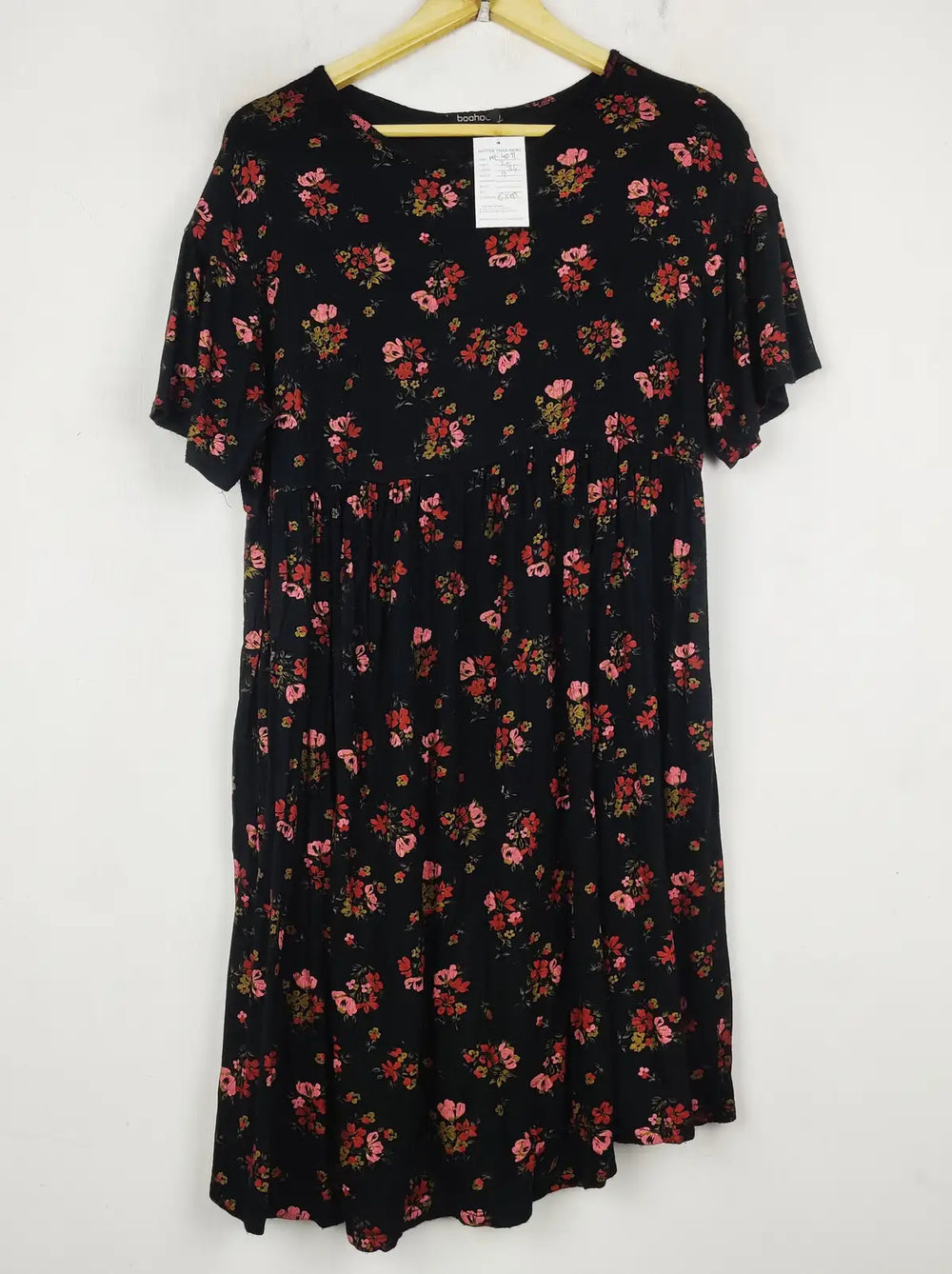 Buy online pre-used pre-loved 100% authentic & Original branded Boohoo (MF-4071) available in Pakistan. Top international brands avilable.