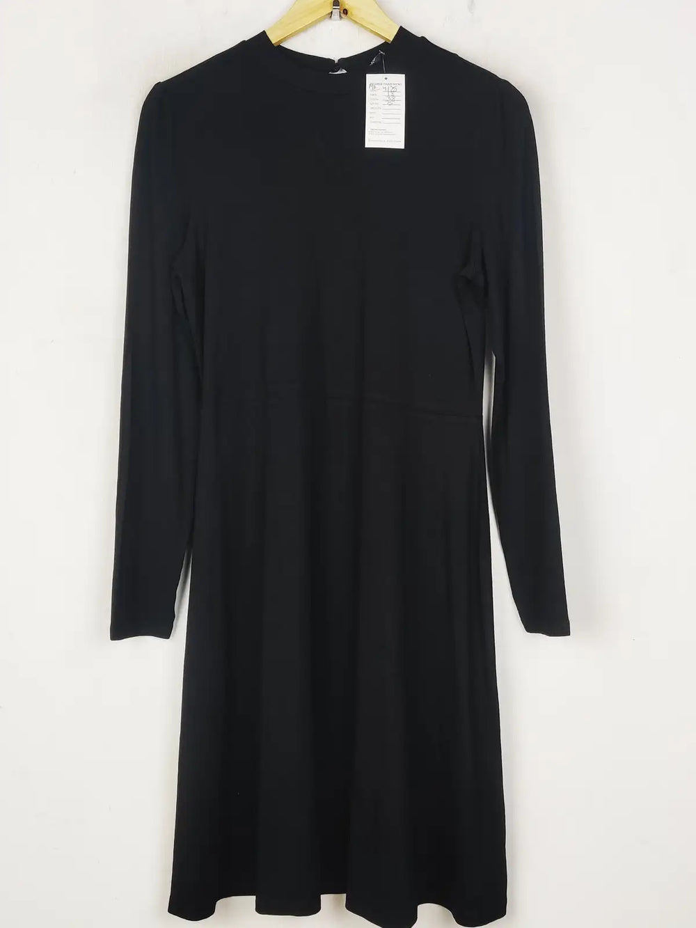 Buy online pre-used pre-loved 100% authentic & Original branded Marks & Spencer (MF-4125) available in Pakistan. Top international brands avilable.