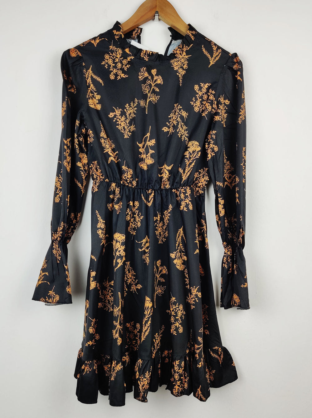 Buy online pre-used pre-loved 100% authentic & Original branded Shein (MF-413) available in Pakistan. Top international brands avilable.