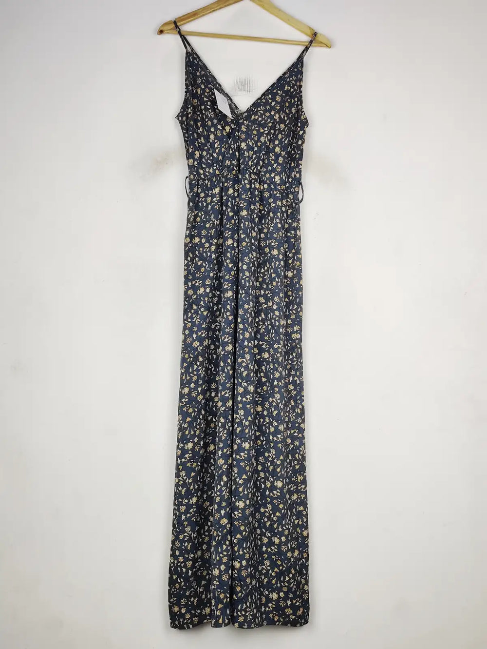 Buy online pre-used pre-loved 100% authentic & Original branded Prettylittlething (MF-4153) available in Pakistan. Top international brands avilable.