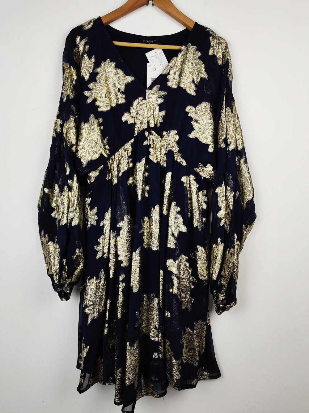 Buy online pre-used pre-loved 100% authentic & Original branded Et Vous (MF-420) available in Pakistan. Top international brands avilable.