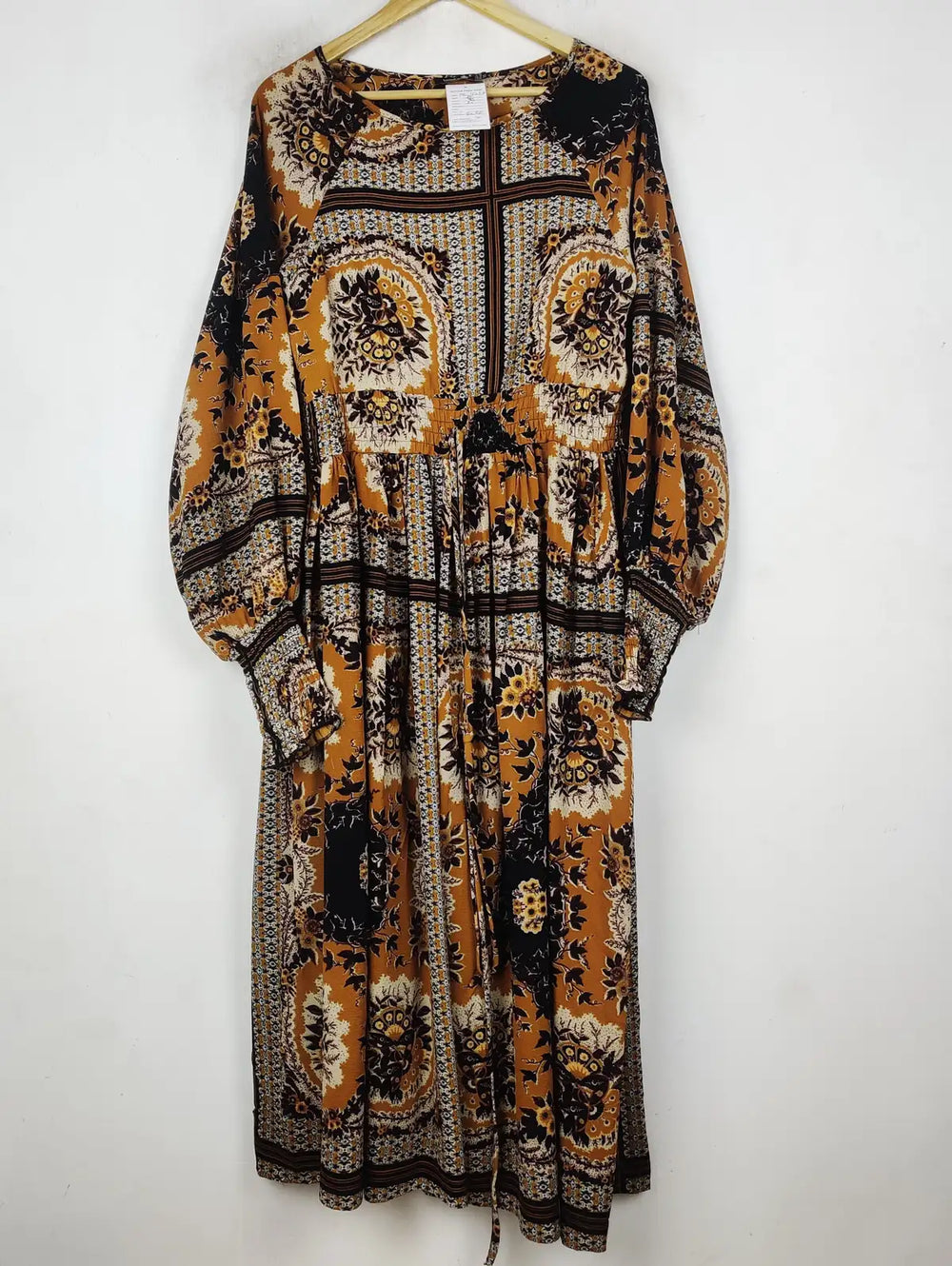 Buy online pre-used pre-loved 100% authentic & Original branded Boohoo (MF-4257) available in Pakistan. Top international brands avilable.