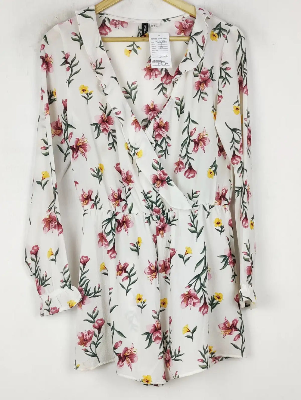 Buy online pre-used pre-loved 100% authentic & Original branded H&M (MF-4284) available in Pakistan. Top international brands avilable.