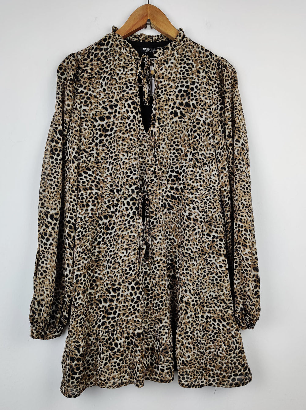 Buy online pre-used pre-loved 100% authentic & Original branded Nasty Gal (MF-428) available in Pakistan. Top international brands avilable.