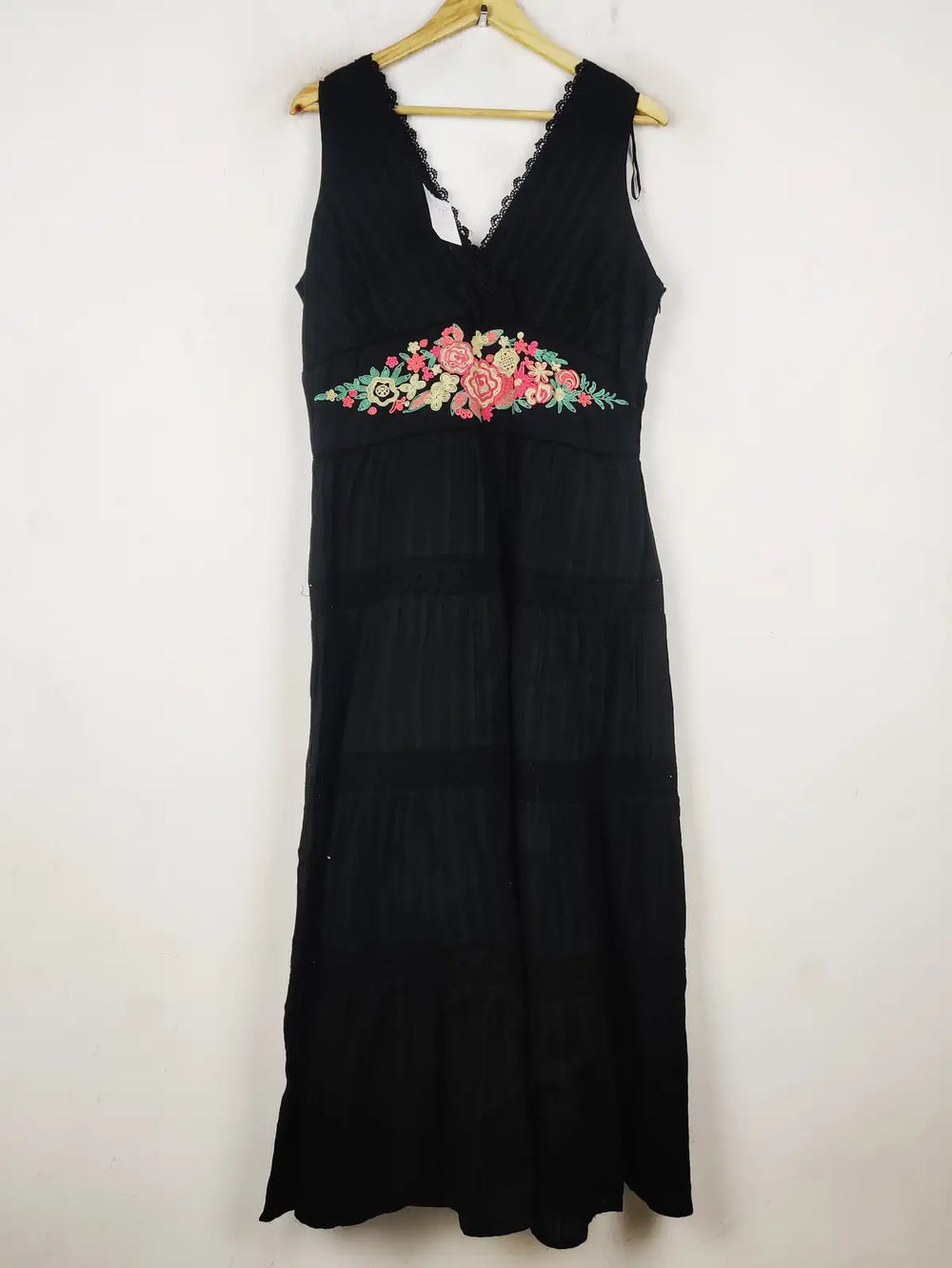Buy online pre-used pre-loved 100% authentic & Original branded Monsoon (MF-4301) available in Pakistan. Top international brands avilable.