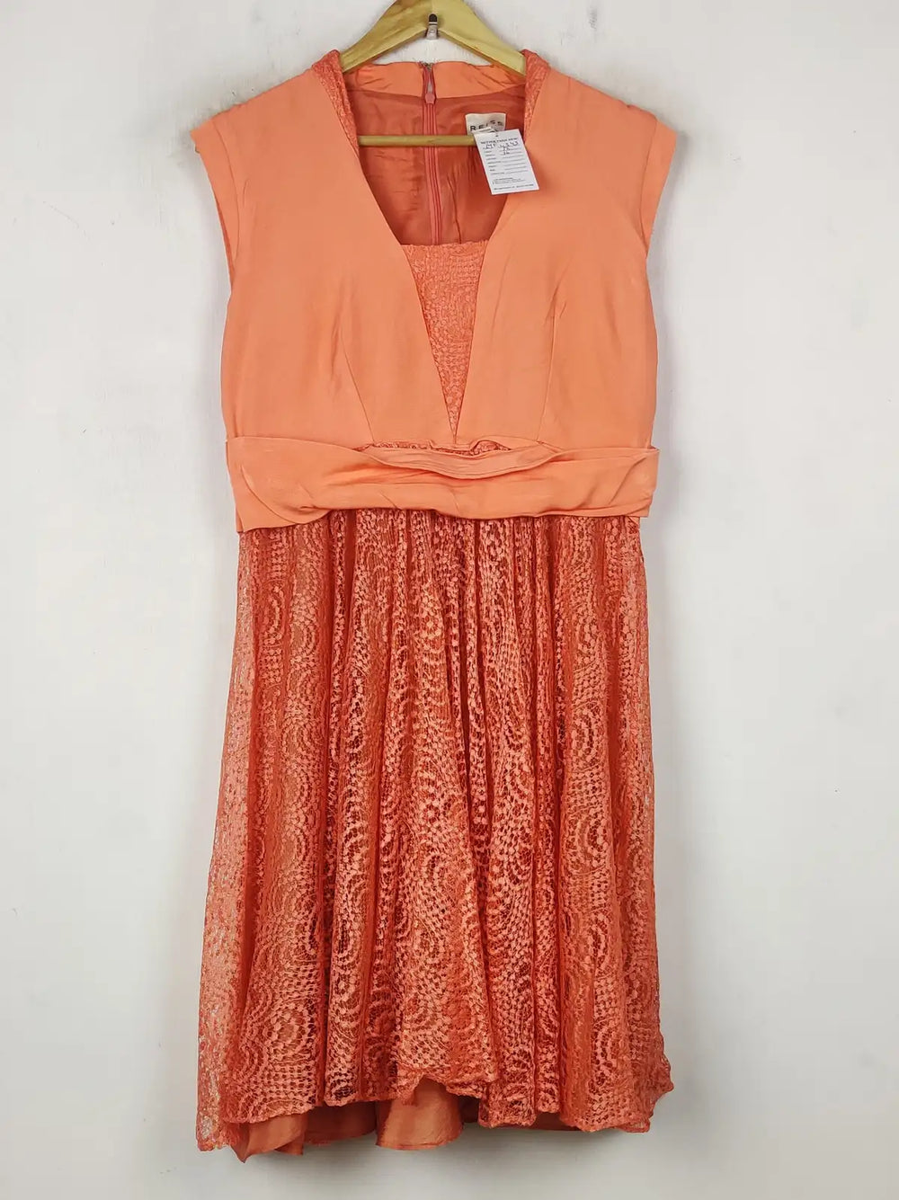 Buy online pre-used pre-loved 100% authentic & Original branded Reiss (MF-4343) available in Pakistan. Top international brands avilable.