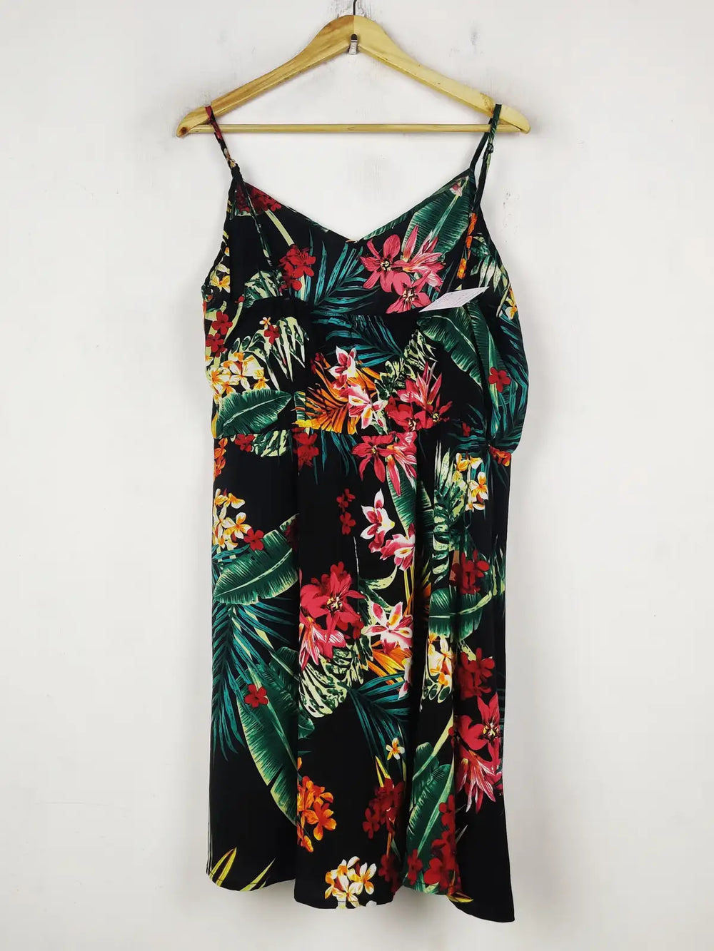 Buy online pre-used pre-loved 100% authentic & Original branded Shein (MF-4366) available in Pakistan. Top international brands avilable.