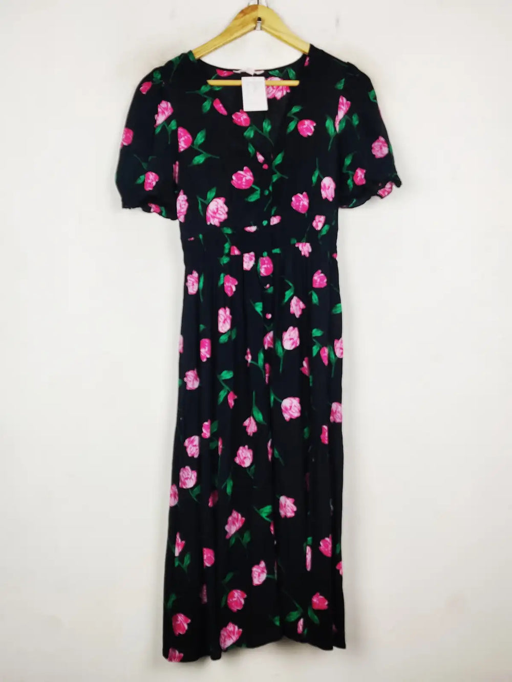 Buy online pre-used pre-loved 100% authentic & Original branded Petites (MF-4405) available in Pakistan. Top international brands avilable.