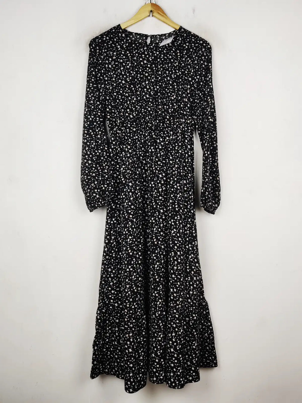 Buy online pre-used pre-loved 100% authentic & Original branded Unknown Brand (MF-4550) available in Pakistan. Top international brands avilable.