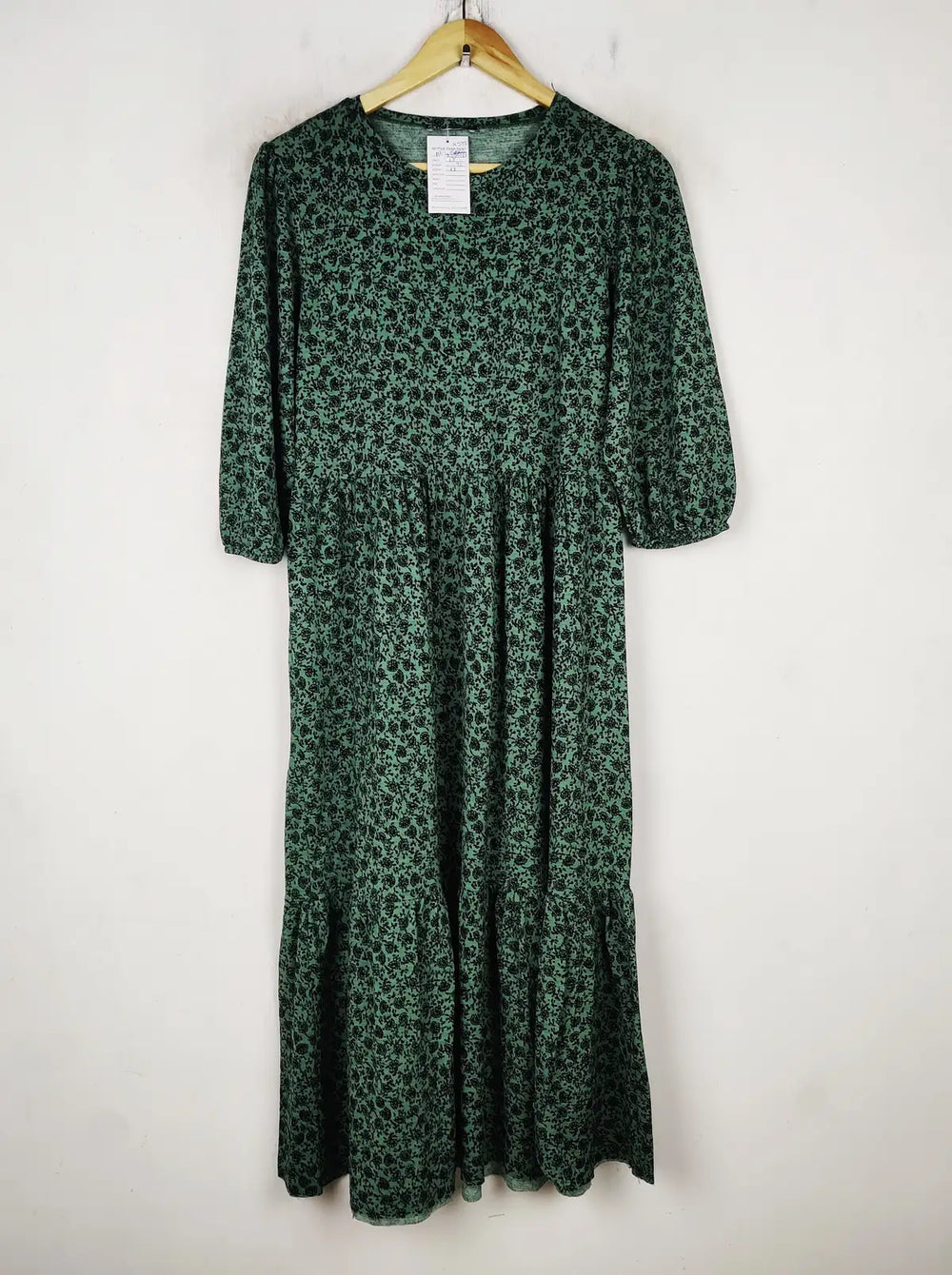 Buy online pre-used pre-loved 100% authentic & Original branded Zara (MF-4575) available in Pakistan. Top international brands avilable.