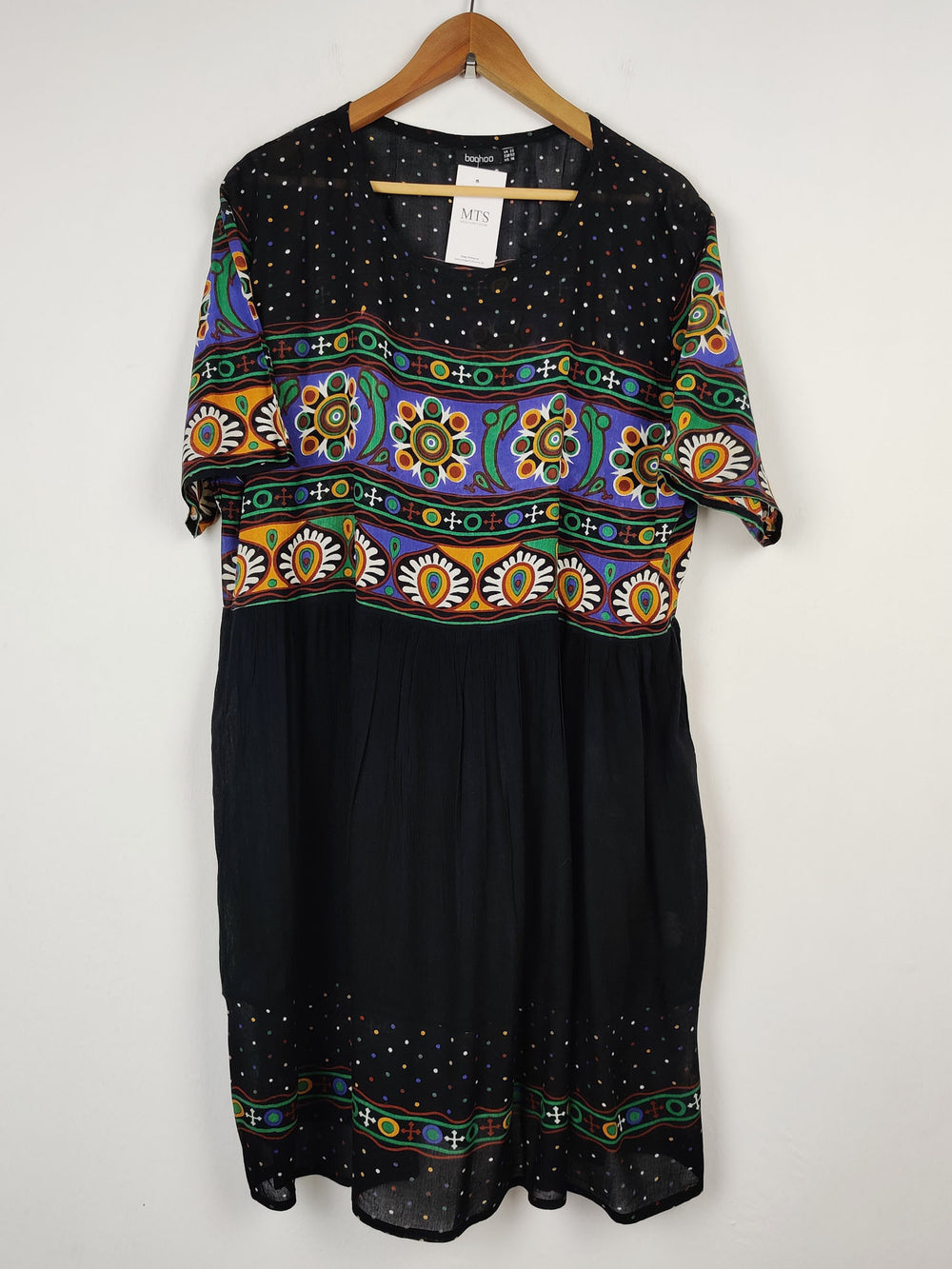 Buy online pre-used pre-loved 100% authentic & Original branded Tu (MF-458) available in Pakistan. Top international brands avilable.