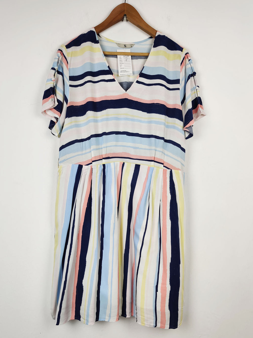 Buy online pre-used pre-loved 100% authentic & Original branded Shein (MF-459) available in Pakistan. Top international brands avilable.