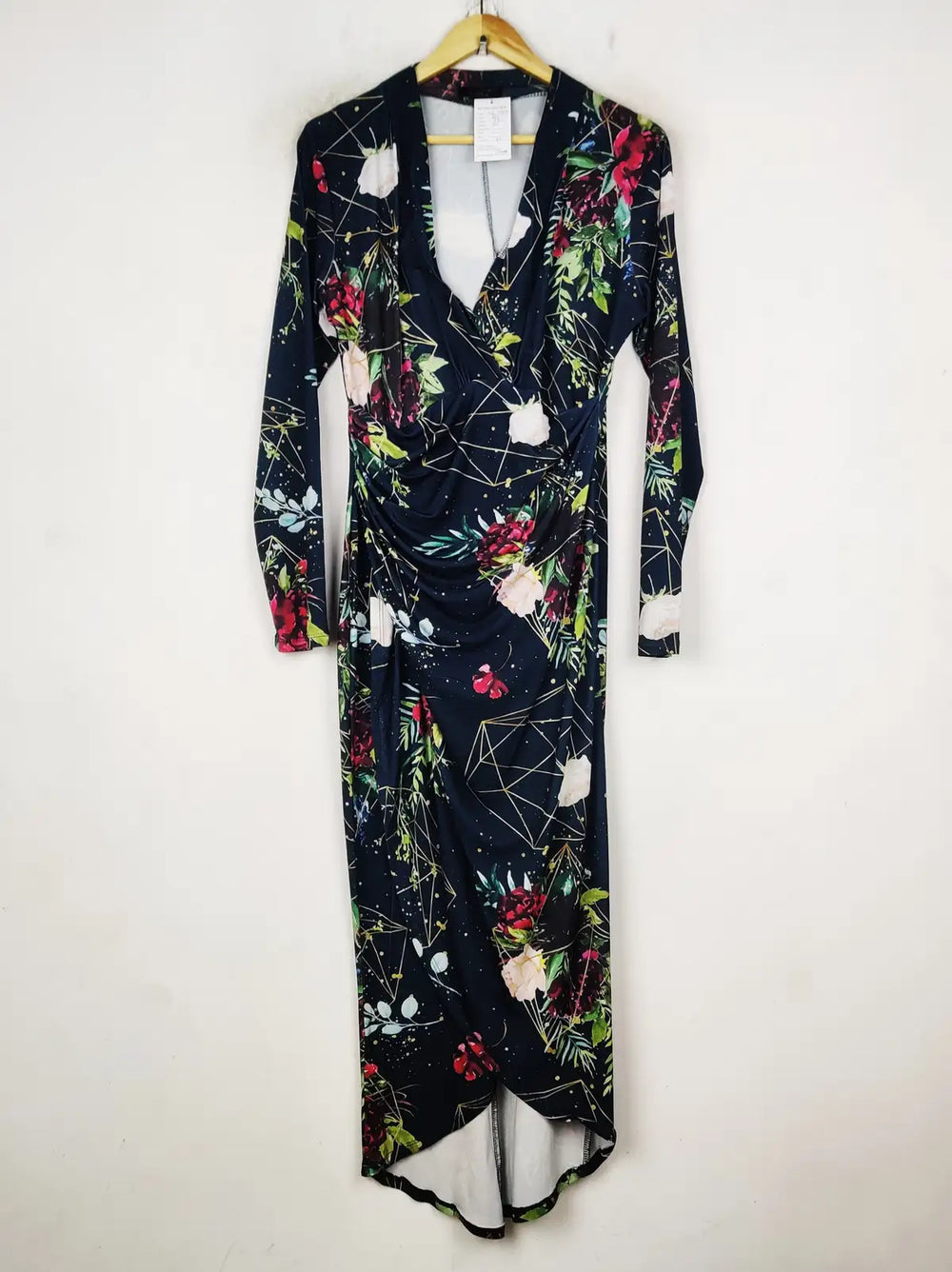 Buy online pre-used pre-loved 100% authentic & Original branded Jq (MF-4619) available in Pakistan. Top international brands avilable.