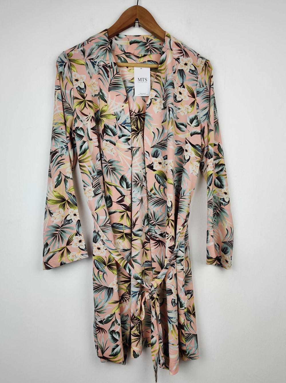 Buy online pre-used pre-loved 100% authentic & Original branded Only (MF-472) available in Pakistan. Top international brands avilable.