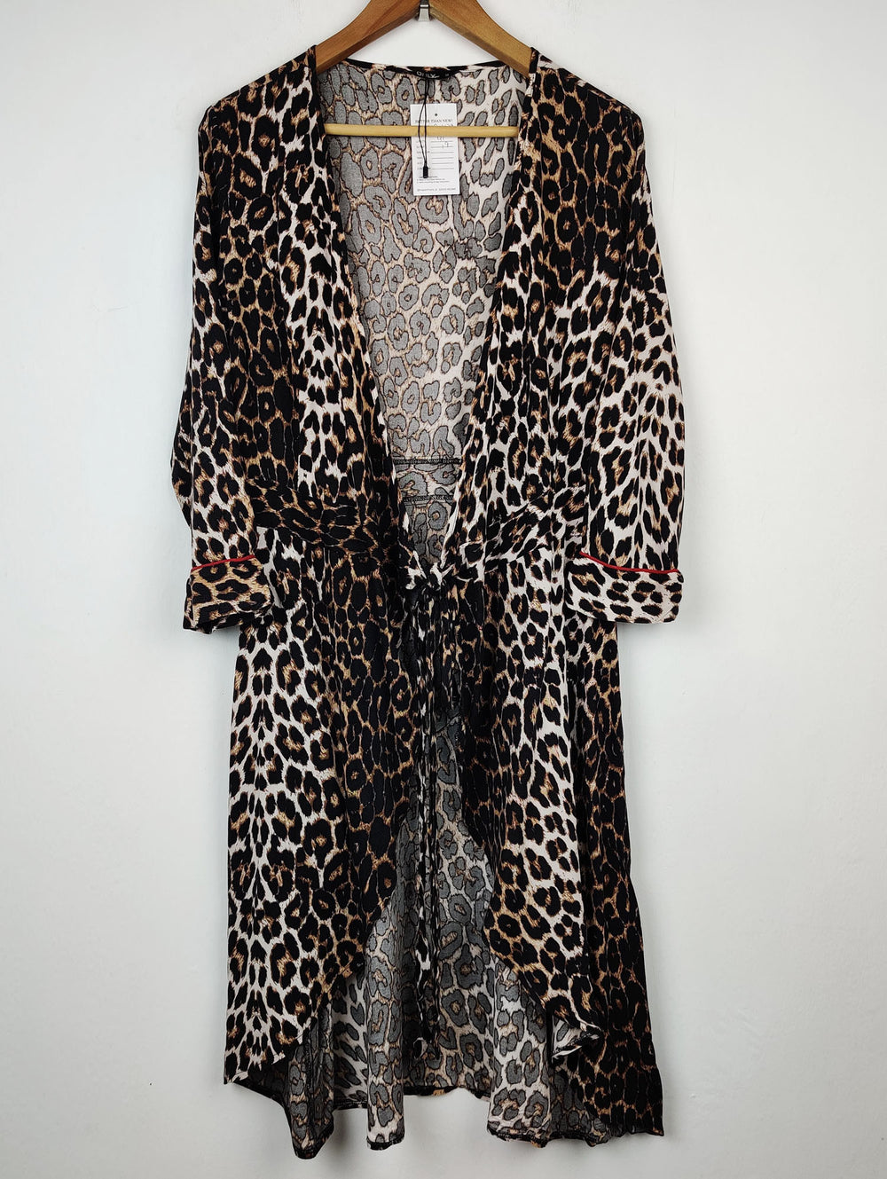 Buy online pre-used pre-loved 100% authentic & Original branded Only (MF-479) available in Pakistan. Top international brands avilable.