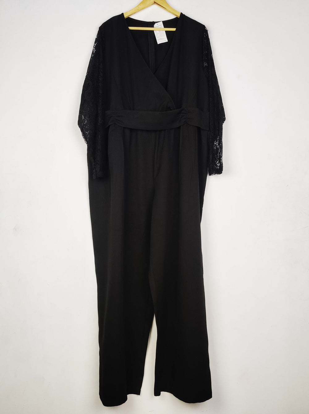 Buy online pre-used pre-loved 100% authentic & Original branded Unknown Brand (MF-4891) available in Pakistan. Top international brands avilable.
