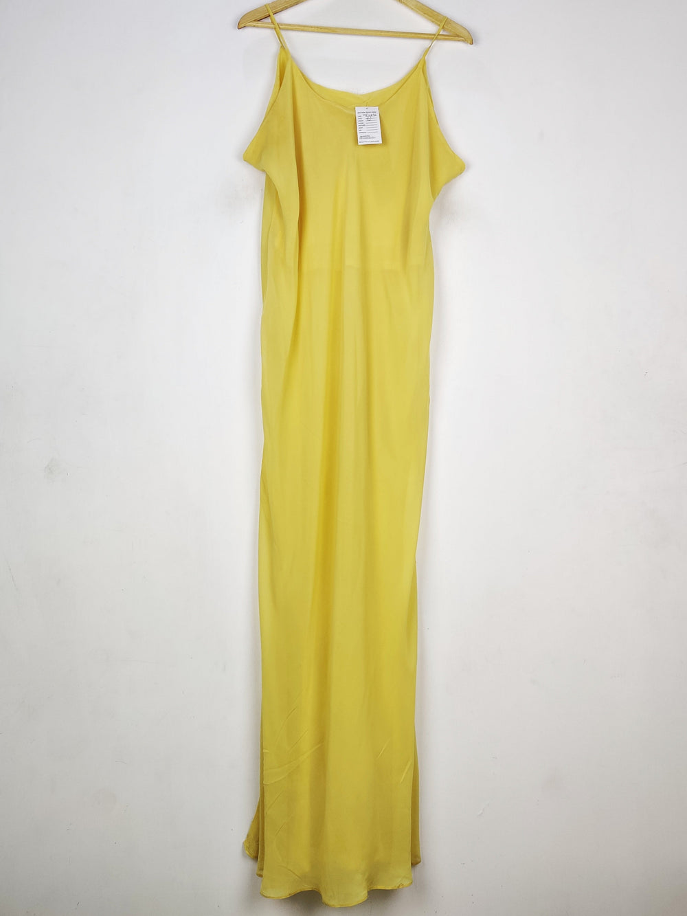 Buy online pre-used pre-loved 100% authentic & Original branded Unknown Brand (MF-4895) available in Pakistan. Top international brands avilable.