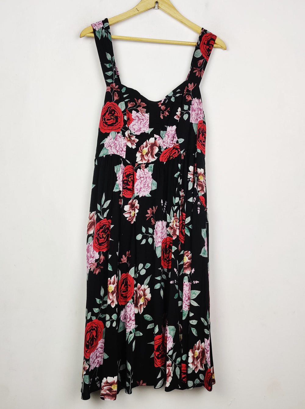Buy online pre-used pre-loved 100% authentic & Original branded Torrid (MF-4908) available in Pakistan. Top international brands avilable.